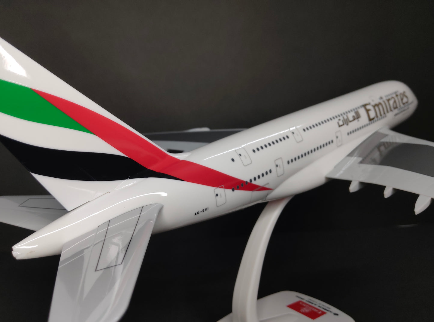 Emirates Airbus A380-800 A6-EUI (Classic Livery) 1/200 Scale Snap Fit Model