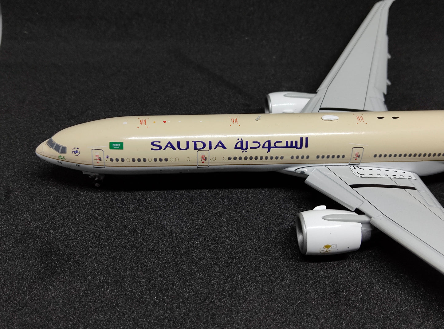 Saudia Boeing 777-300ER HZ-AK38 Flaps Down 1/400 Diecast Scale Model JCWings