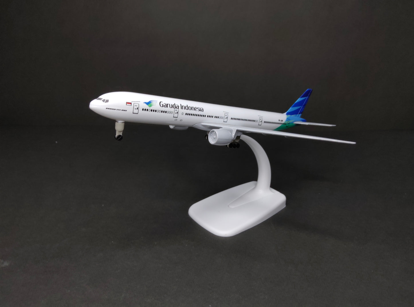 Garuda Indonesia Boeing B777-300ER PK-GIF 20cms Airplane Model