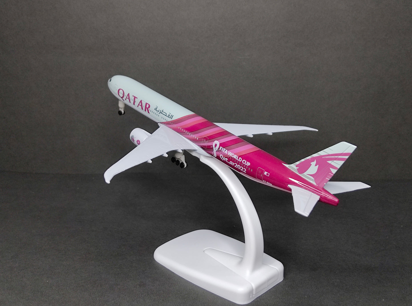 Qatar Airways Boeing B777-300ER A7-BEB 20cms Airplane Model