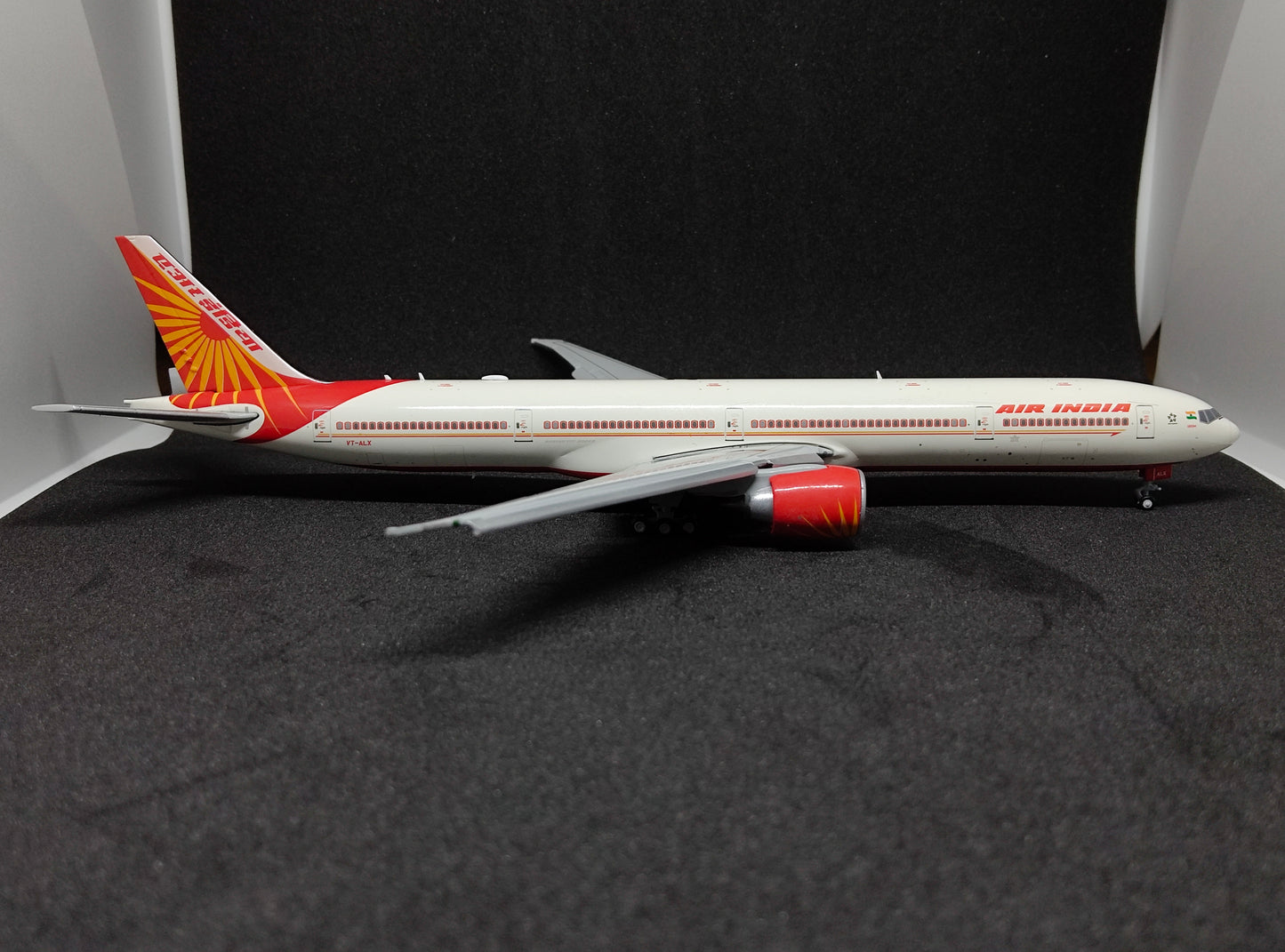 Air India Boeing 777-300ER VT-ALX Flaps Down Version 1/400 Scale Model JCWings