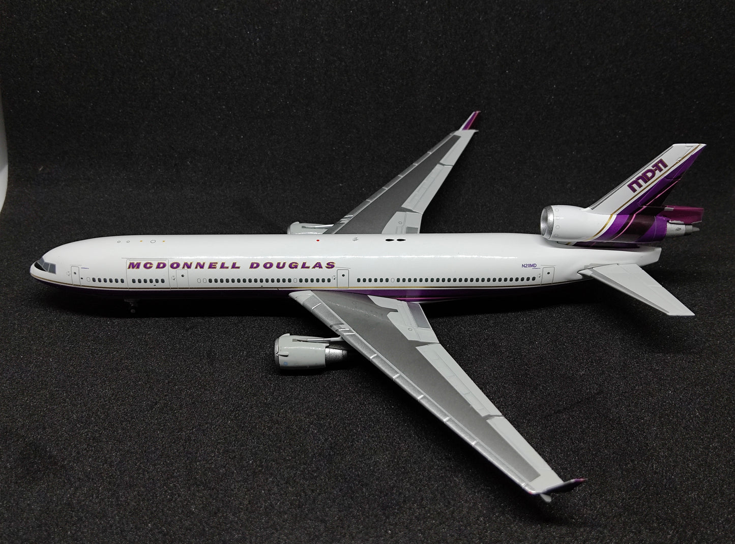 MCDonnell Douglas MD11 N211MD House Livery 1/400 Aircraft Scale Model YYWings
