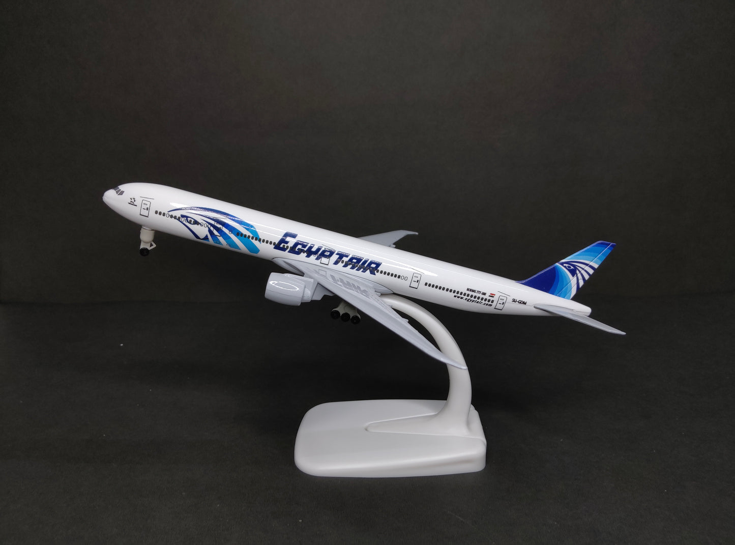 Egypt Air Boeing 777-300 SU-GDM 20cms Airplane Model