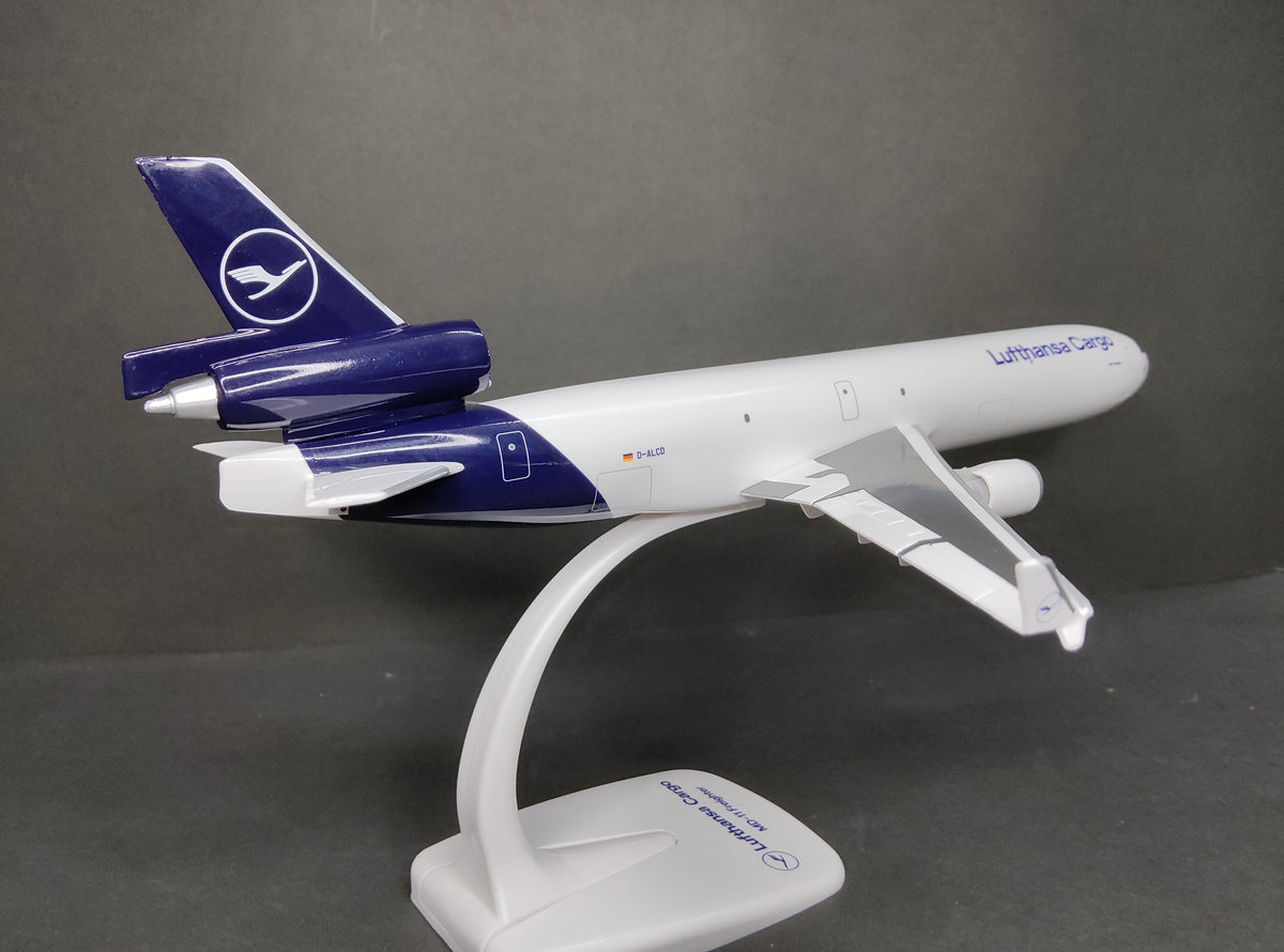 Lufthansa Cargo McDonnell Douglas MD-11 D-ALCD 1/200 Scale Snap Fit Model Herpa