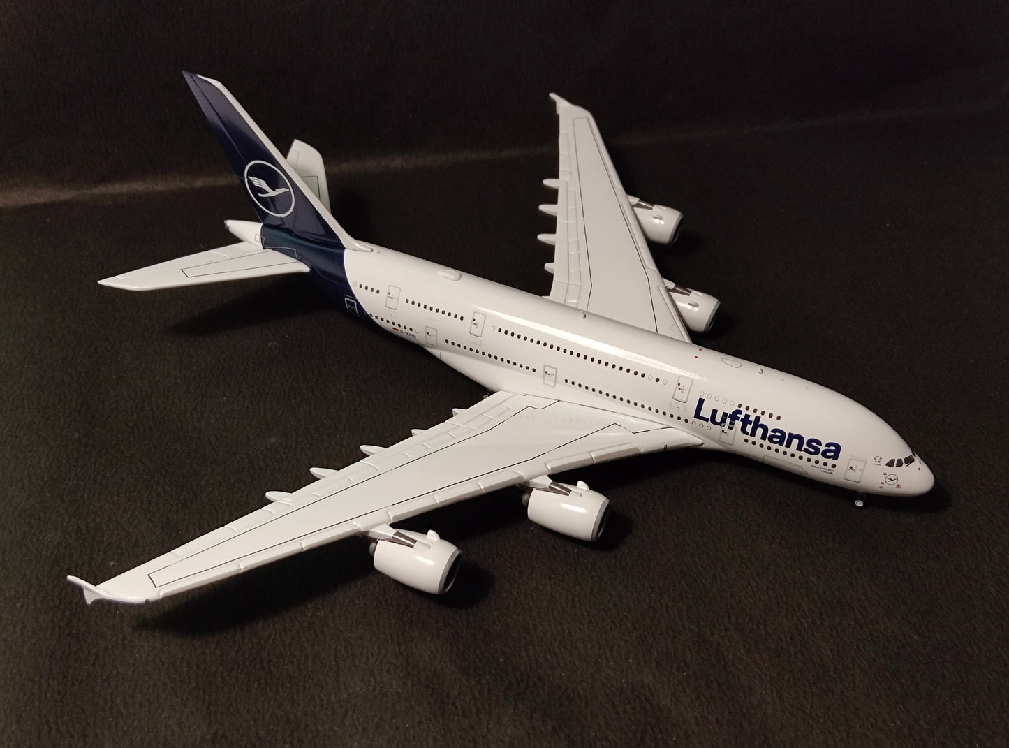 Lufthansa Airbus A380-800 (New Livery) D-AIMB 1/400 Diecast Scale Model GeminiJets