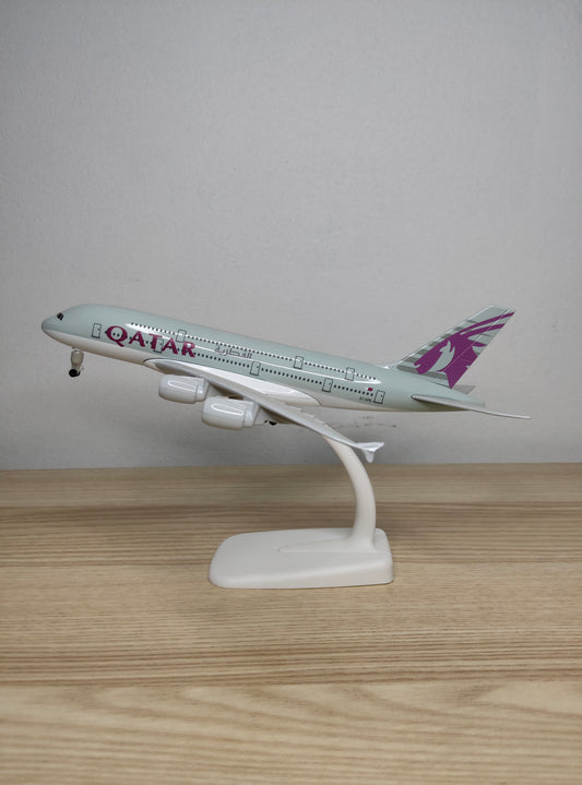 Qatar Airways Airbus A380-800 A7-APB 20cms Airplane Model