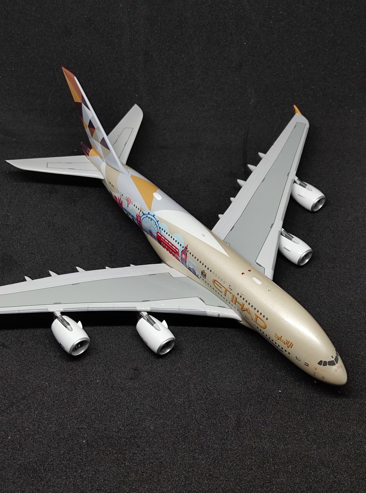 Etihad Airways Airbus A380-800 (Choose The United Kingdom Livery) A6-APE 1/400 Diecast Scale Model Aviation400 Detachable Landing Gear