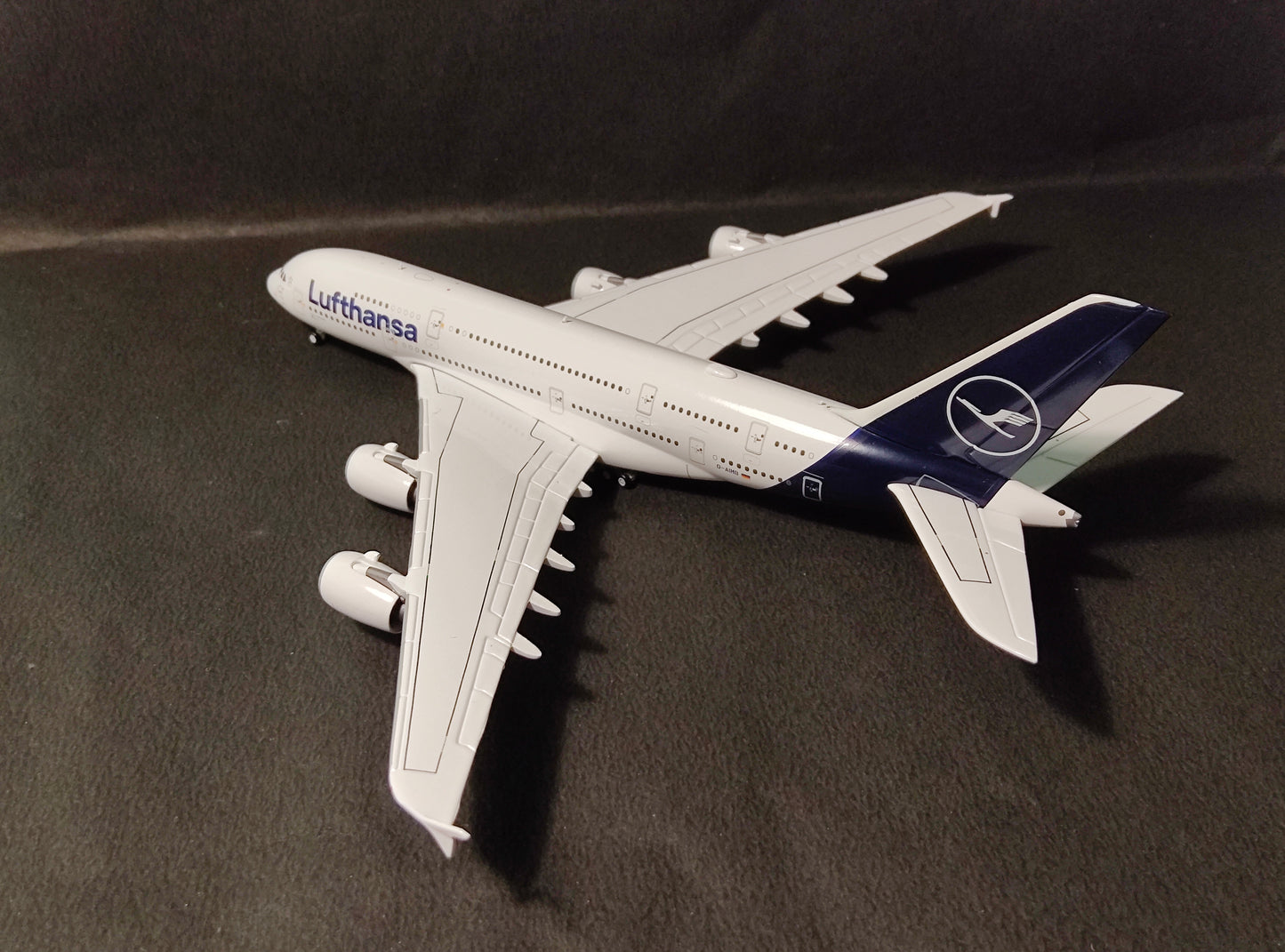 Lufthansa Airbus A380-800 (New Livery) D-AIMB 1/400 Diecast Scale Model GeminiJets