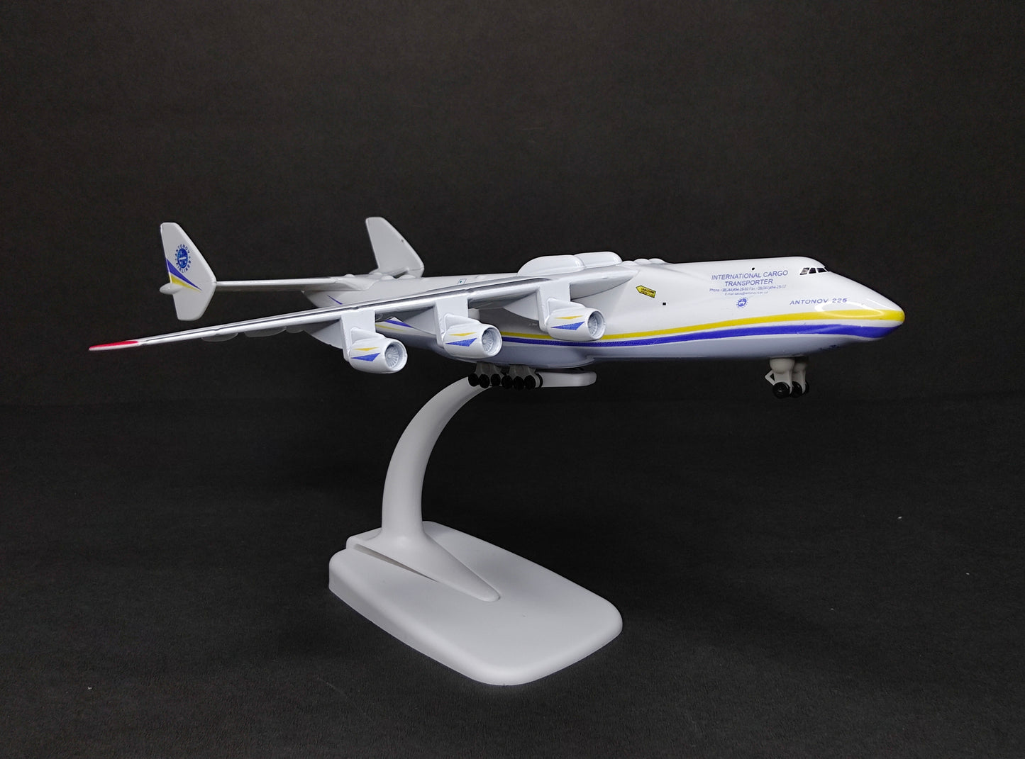 Antonov Airlines Antonov AN-225 Mriya UR-82060 20cms Scale Airplane Model