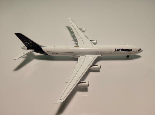 Lufthansa Airbus A340-300 (New Livery) D-AIFD 1/400 Diecast Scale Model GeminiJets