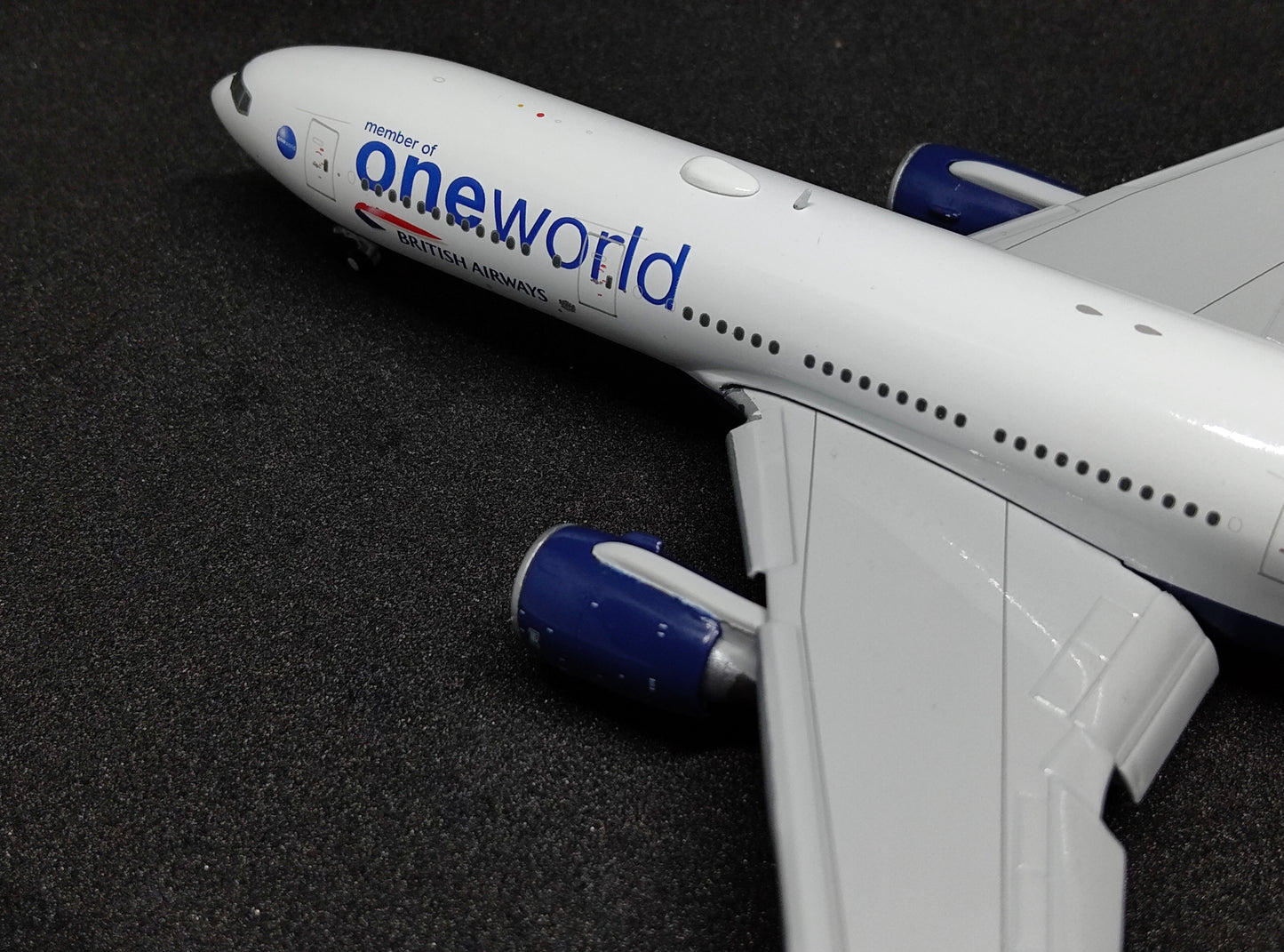 British Airways Boeing 777-200LR (oneworld livery) G-YMMR 1/400 Diecast Scale Model GeminiJets