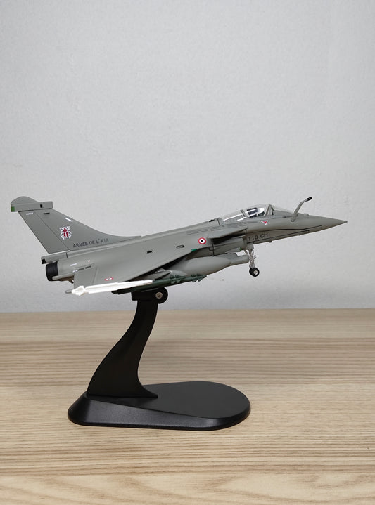 Dassault Rafale Fighter Jet 1/100 Aircraft Scale Model