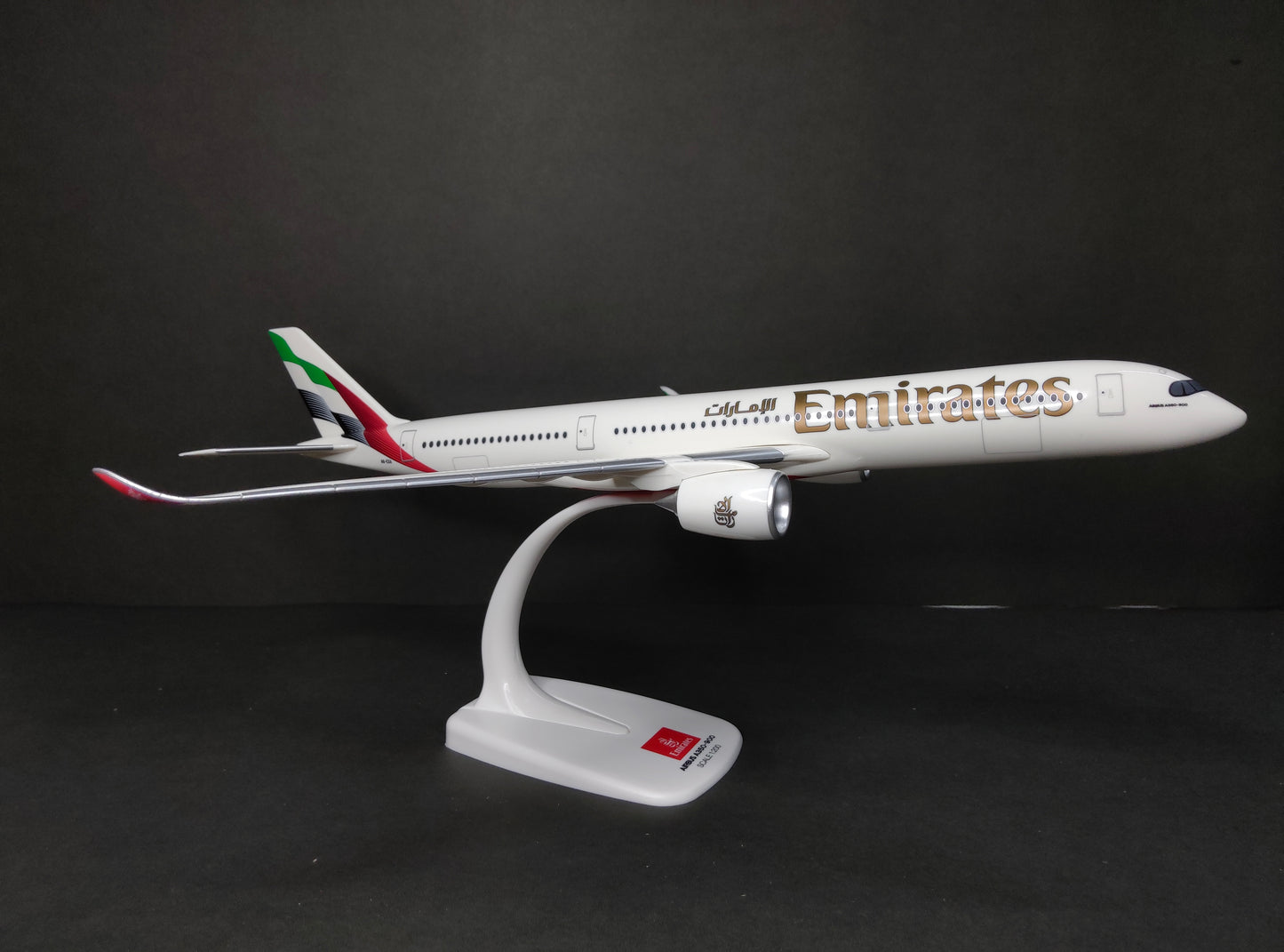 Emirates Airbus A350-900 A6-EXA 1/200 Scale Snap Fit Model