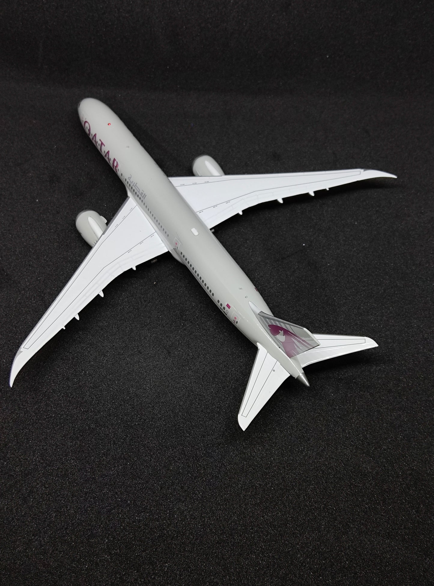 ഖത്തർ എയർവേയ്‌സ് ബോയിംഗ് 787-9 A7-BHF 1/400 ഡൈകാസ്റ്റ് സ്കെയിൽ മോഡൽ ഏവിയേഷൻ400