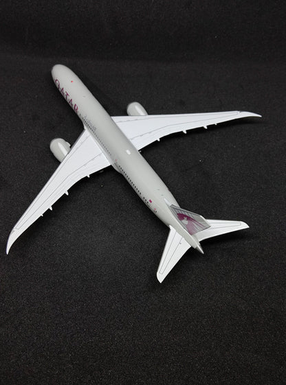 ഖത്തർ എയർവേയ്‌സ് ബോയിംഗ് 787-9 A7-BHF 1/400 ഡൈകാസ്റ്റ് സ്കെയിൽ മോഡൽ ഏവിയേഷൻ400