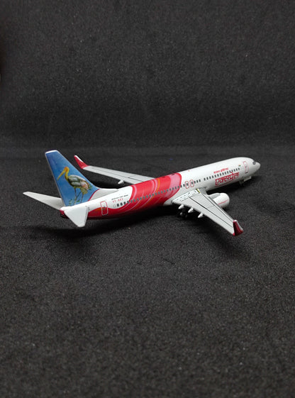 എയർ ഇന്ത്യ എക്സ്പ്രസ് ബോയിംഗ് 737-800 VT-AXT (Stork & Peacock) 1/400 സ്കെയിൽ ഡൈകാസ്റ്റ് മോഡൽ ബ്രാൻഡ് ഫീനിക്സ്