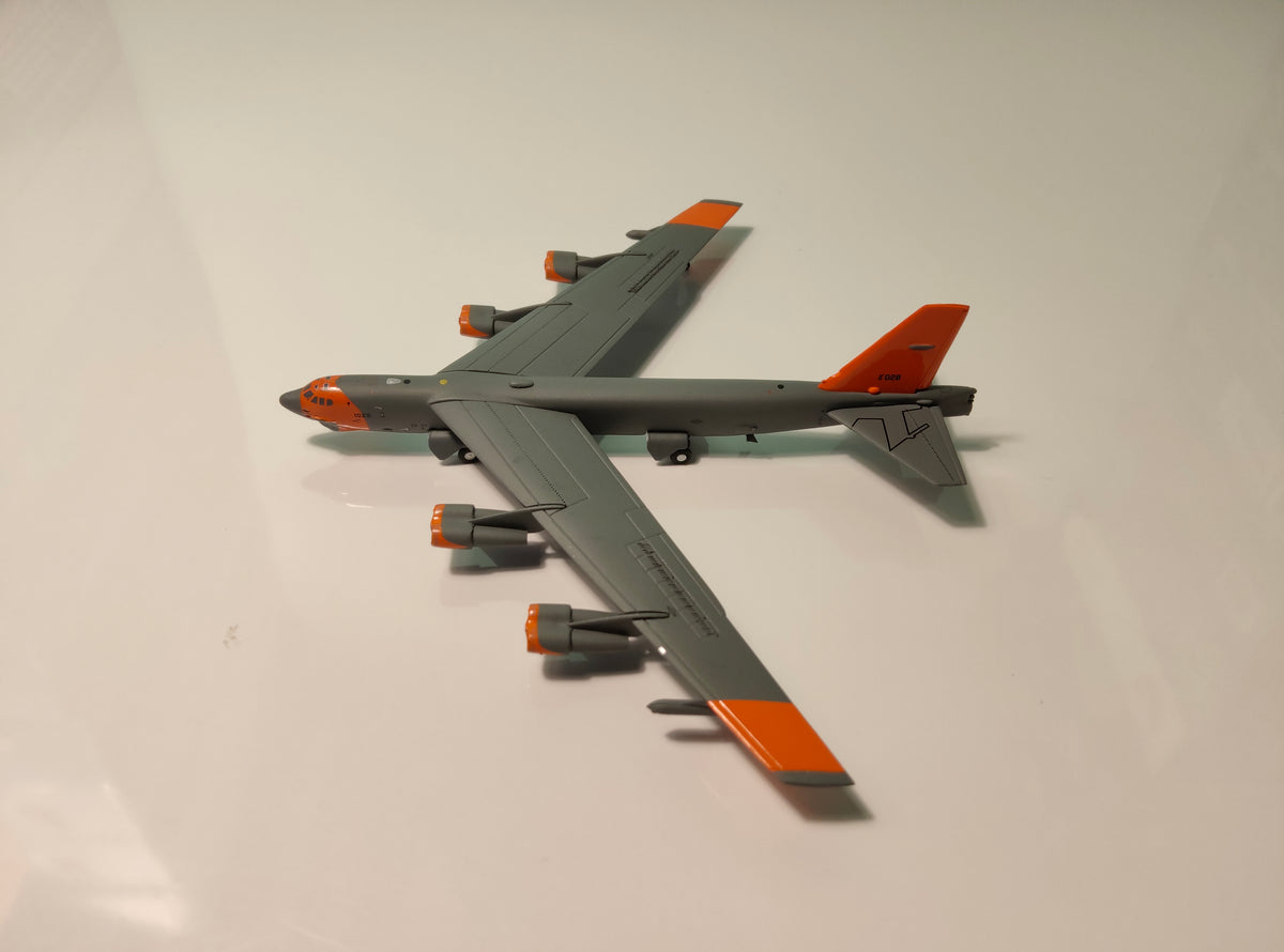 US Air Force Boeing B-52H Barksdale (49th Test and Evaluation Squadron) 1028 1/400 Diecast Scale Model GeminiMacs