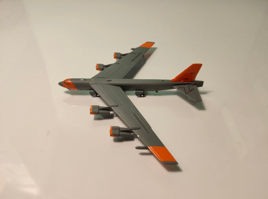 US Air Force Boeing B-52H Barksdale (49th Test and Evaluation Squadron) 1028 1/400 Diecast Scale Model GeminiMacs
