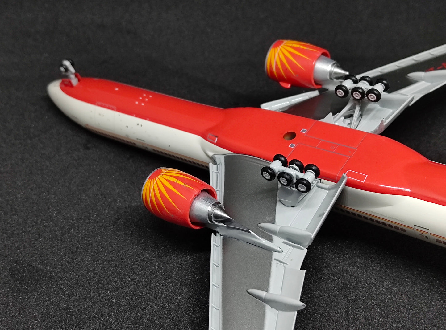 Air India Boeing 777-300ER VT-ALX Flaps Down Version 1/400 Scale Model JCWings
