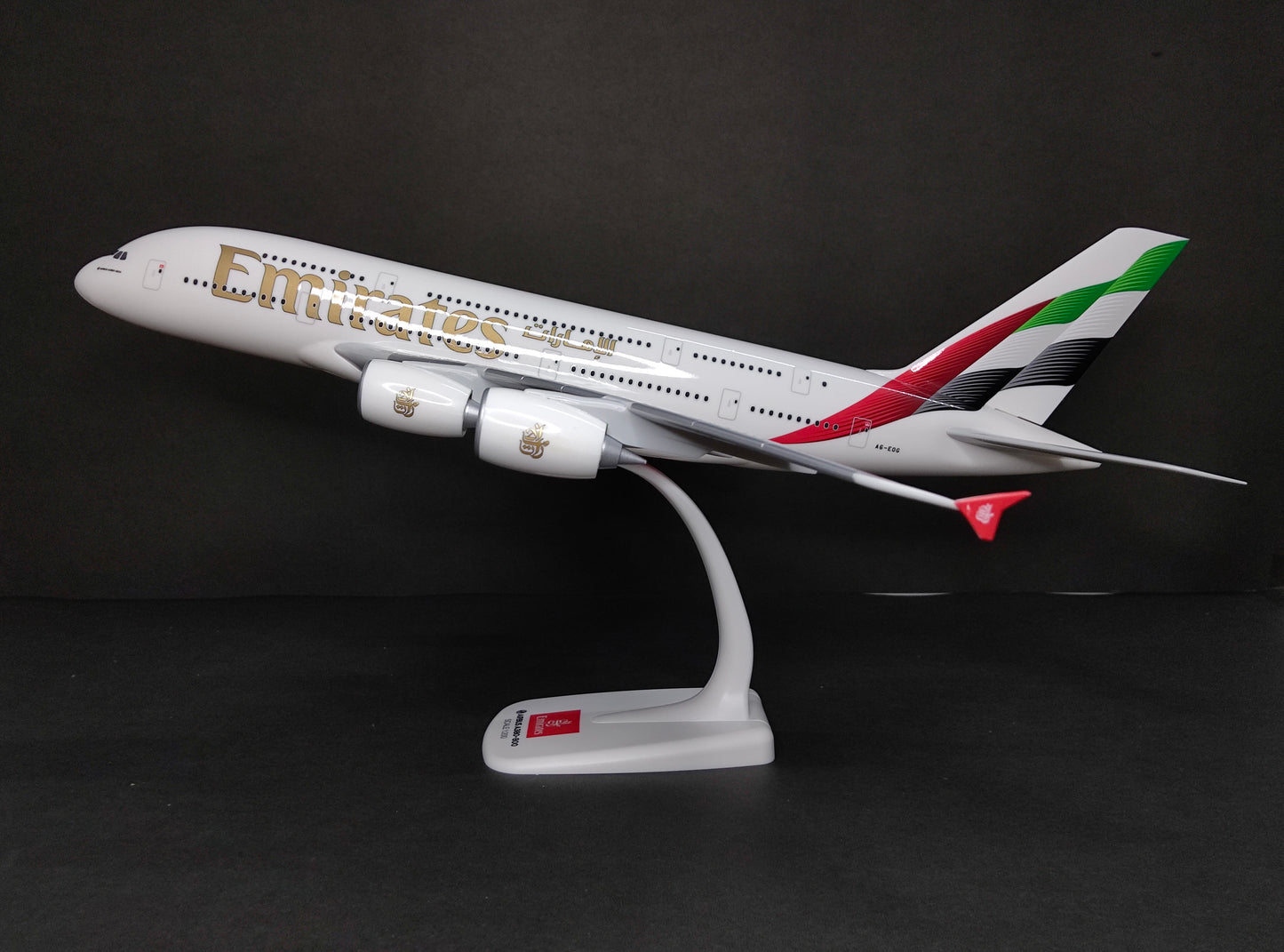 Emirates Airbus A380-800 A6-EOG (New Livery) 1/200 Scale Snap Fit Model