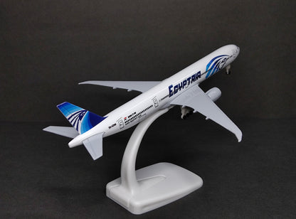 Egypt Air Boeing 777-300 SU-GDM 20cms Airplane Model