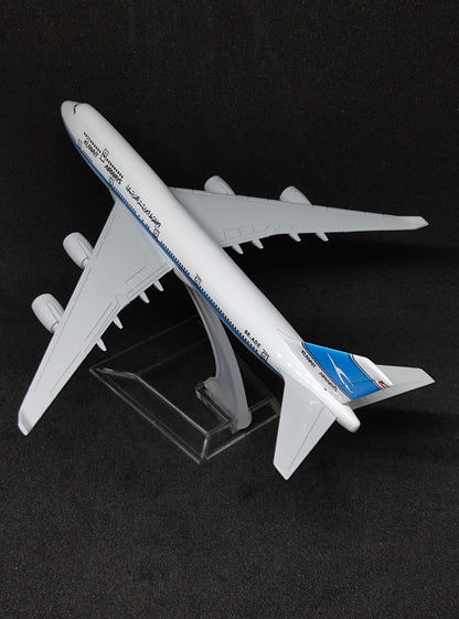 Kuwait Airways Boeing B747-400 9K-ADE 16cms Airplane Model