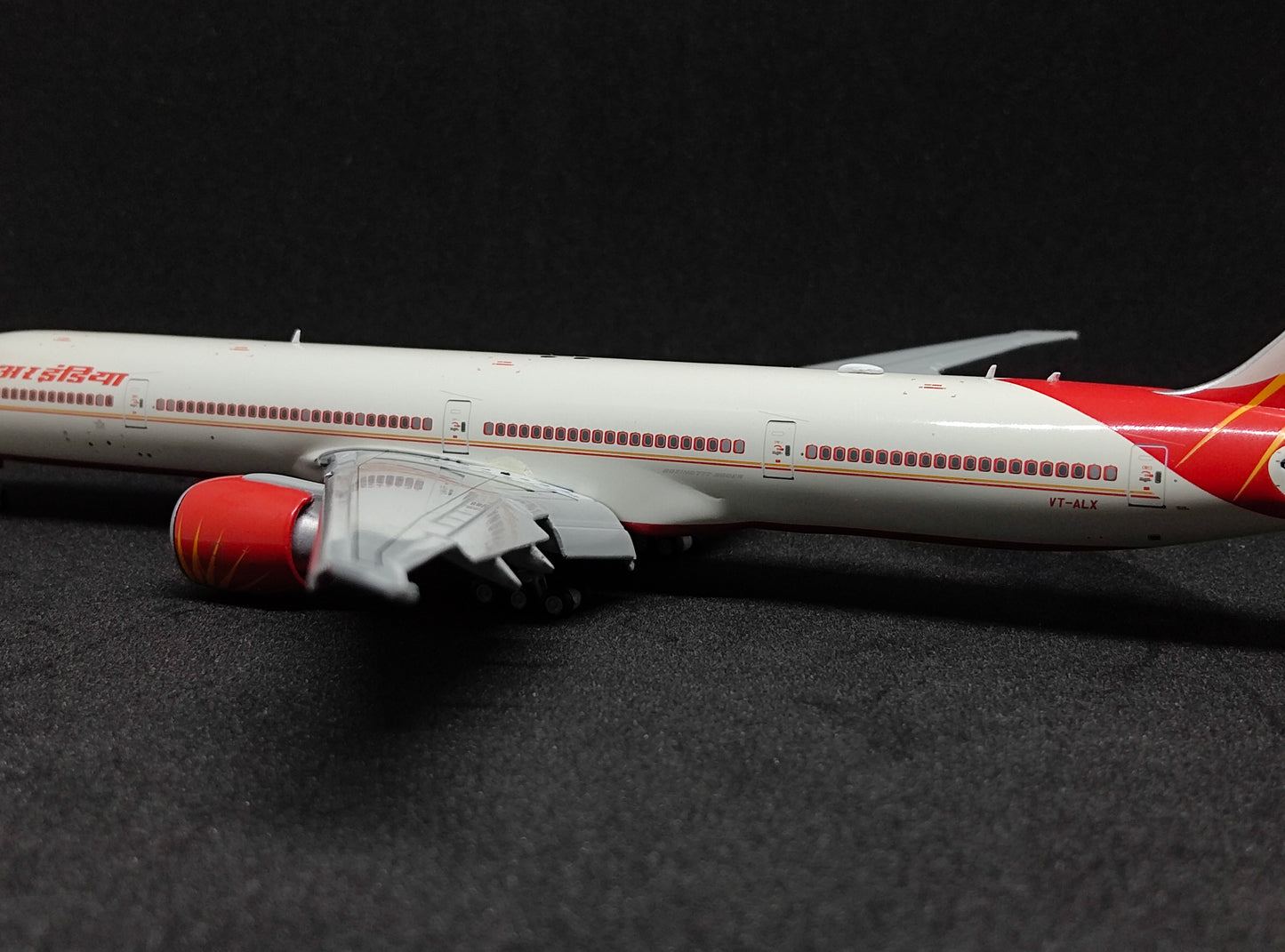 Air India Boeing 777-300ER VT-ALX Flaps Down Version 1/400 Scale Model JCWings