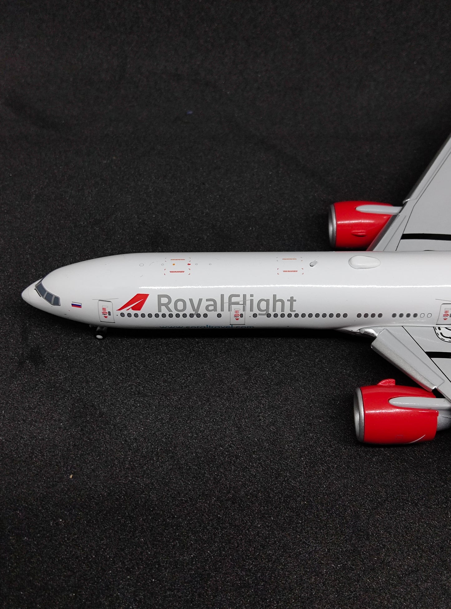 Royal Flight Boeing B777-300ER VP-BGK flaps down version 1/400 Diecast Scale Model JCWings