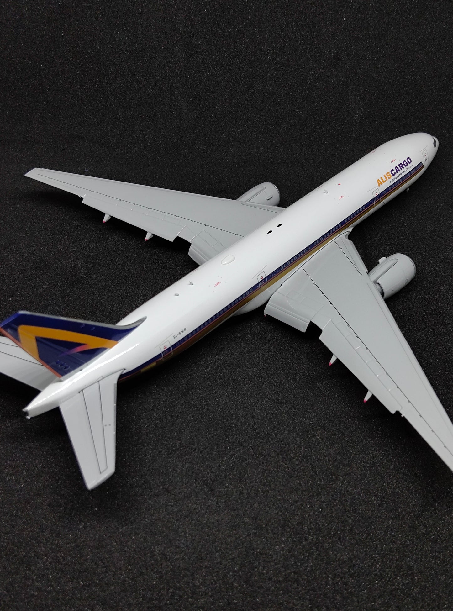 Alis Cargo Boeing B777-200ER EI-GWB 1/400 flaps down version Diecast Scale Model JCWings