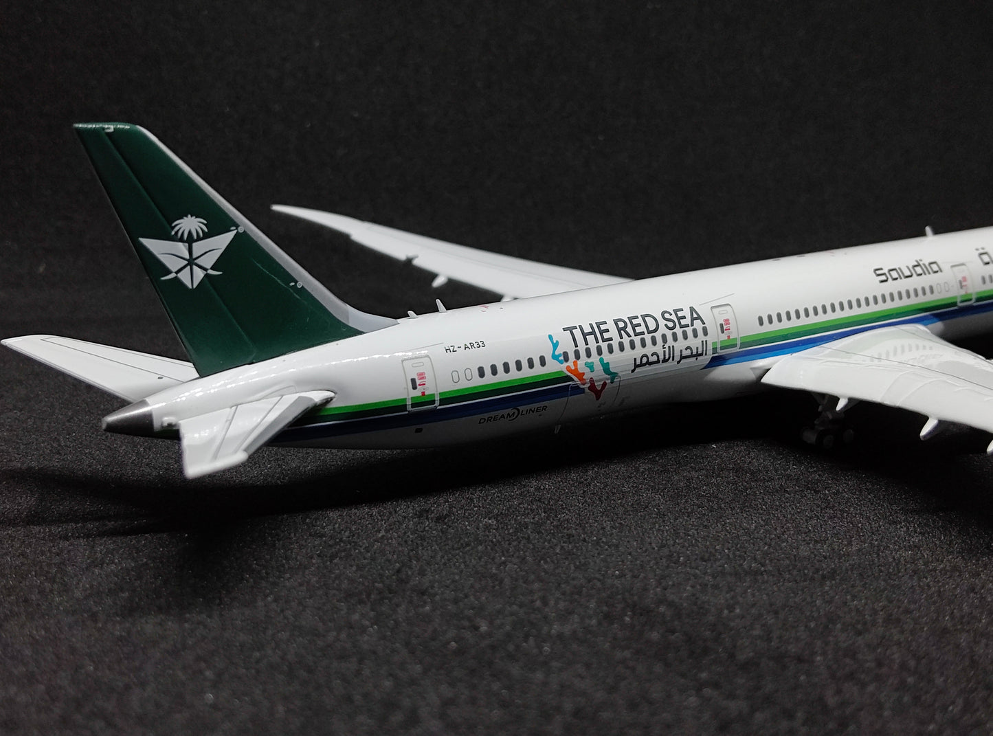 Saudia Boeing 787-10 Dream)Liner HZ-AR33 (The Red Sea) Flaps Down 1/400 Diecast Scale Model JCWings