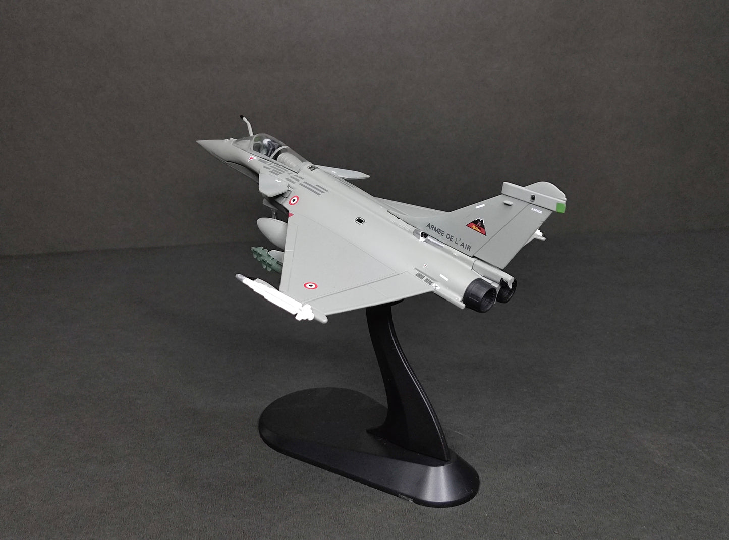 Dassault Rafale Fighter Jet 1/100 Aircraft Scale Model
