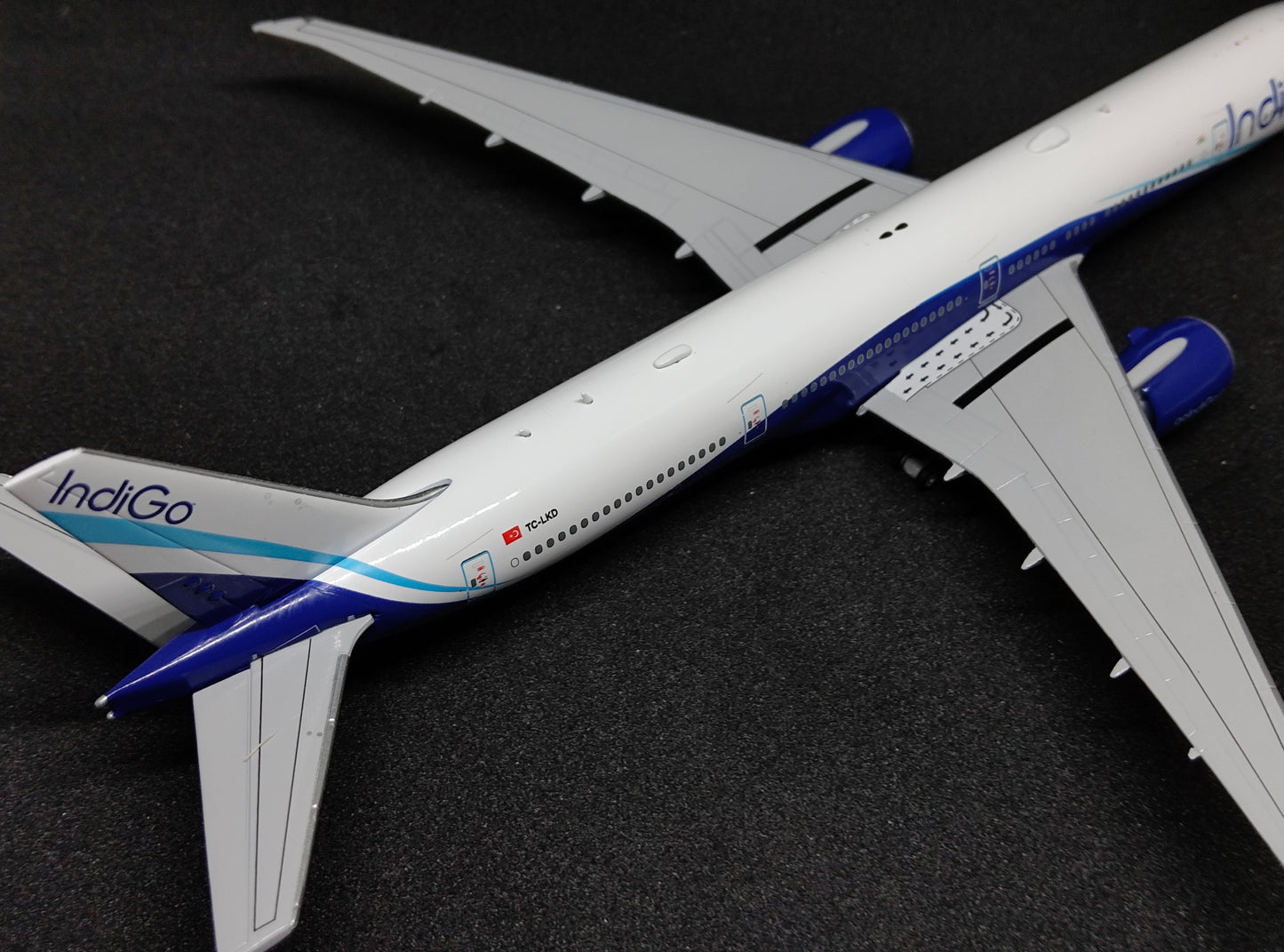 IndiGo Boeing 777-300ER TC-LKD 1/400 Aircraft Scale Model JCWings