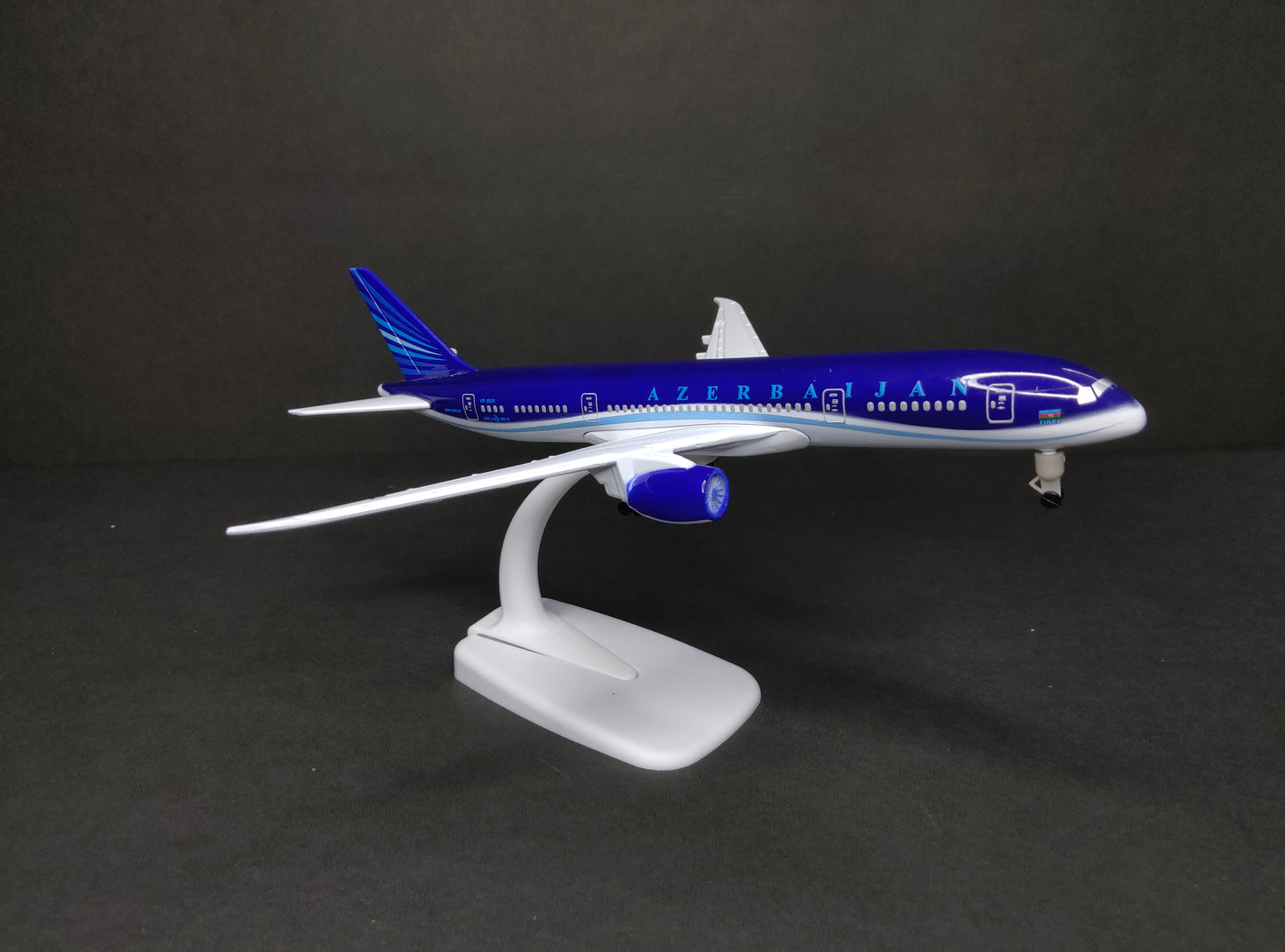 Azerbaijan Boeing B787-8 Dream)Liner VP-BBR 20cms Airplane Model
