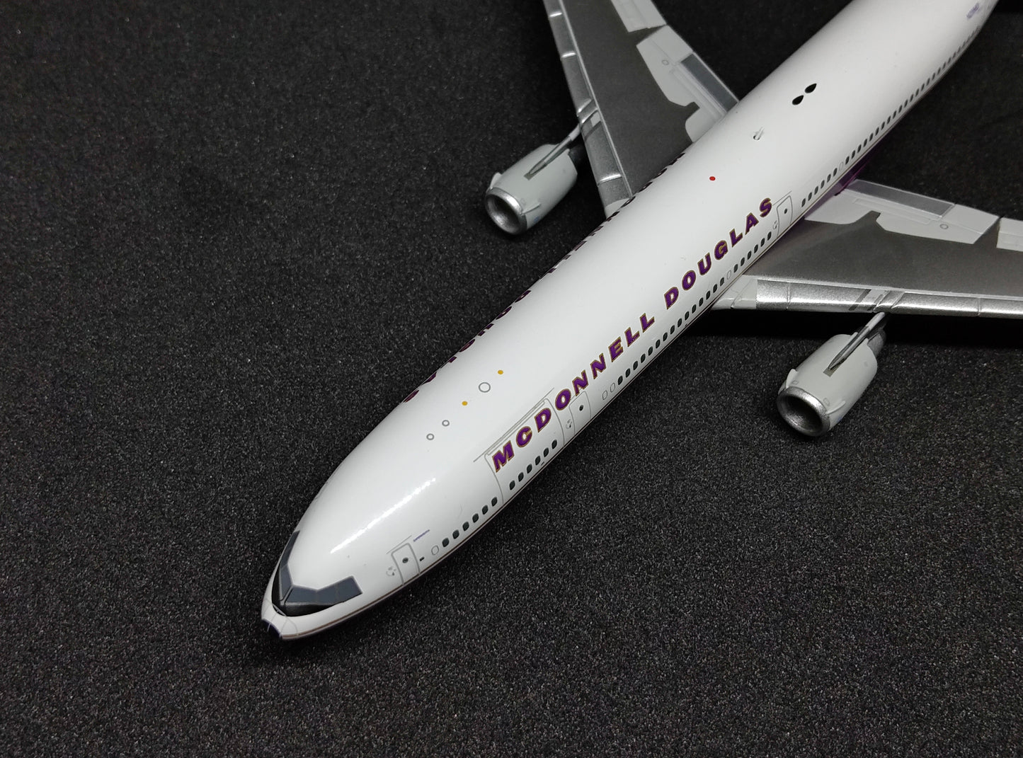 MCDonnell Douglas MD11 N211MD House Livery 1/400 Aircraft Scale Model YYWings
