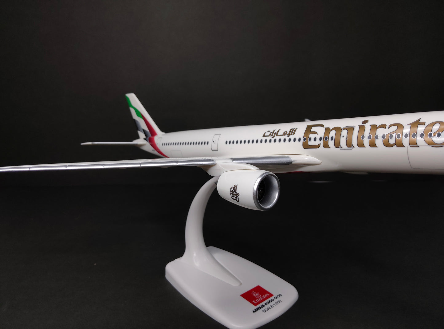 Emirates Airbus A350-900 A6-EXA 1/200 Scale Snap Fit Model