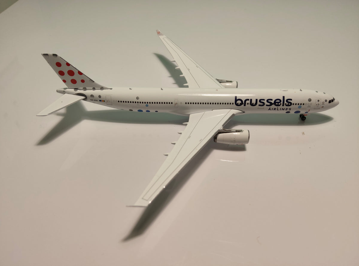 Brussels Airlines Airbus A330-300 OO-SFH 1/400 Diecast Scale Phoenix Models
