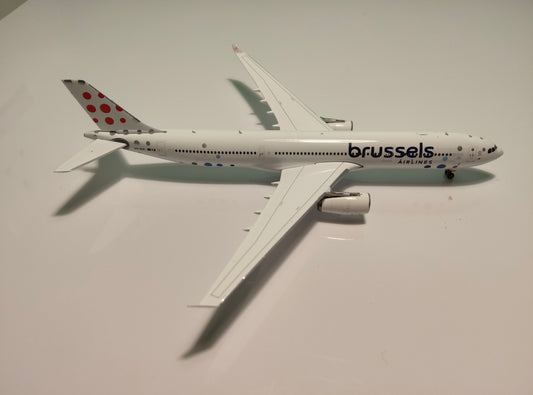 Brussels Airlines Airbus A330-300 OO-SFH 1/400 Diecast Scale Phoenix Models
