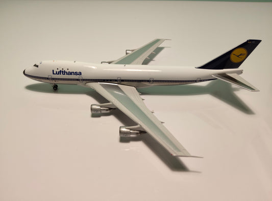 Lufthansa Boeing B747-100 D-ABYC 1/400 Diecast Scale Model Phoenix Models