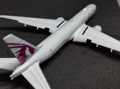 Qatar Airways Boeing 777-300ER A7-BEE (25 Years of Excellence) Flaps Down Version 1/400 Diecast Scale Model JCWings