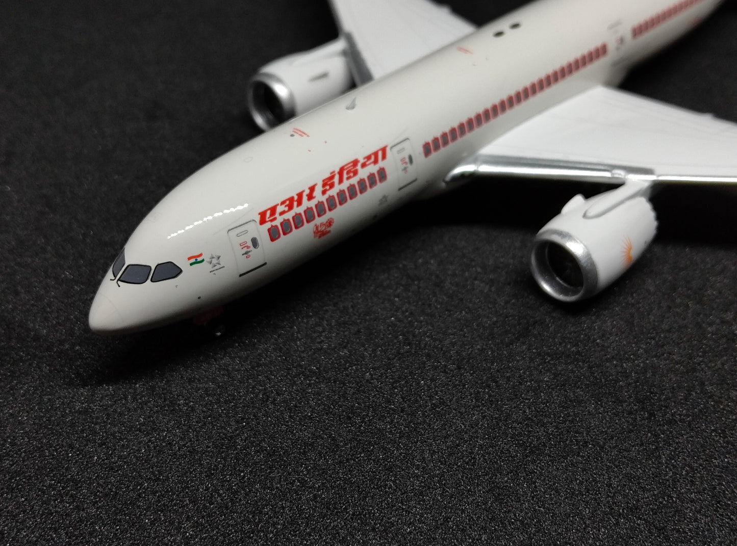 Air India Boeing 787-8 (Mahatma Gandhi Tail Livery) VT-ANP 1/400 Diecast Scale Model Phoenix