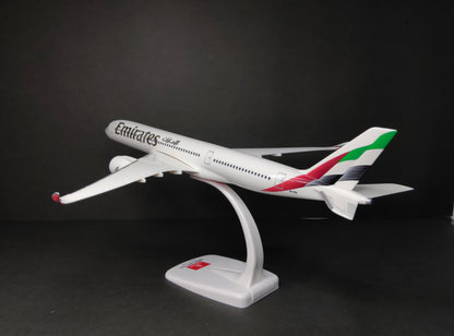 Emirates Airbus A350-900 A6-EXA 1/200 Scale Snap Fit Model