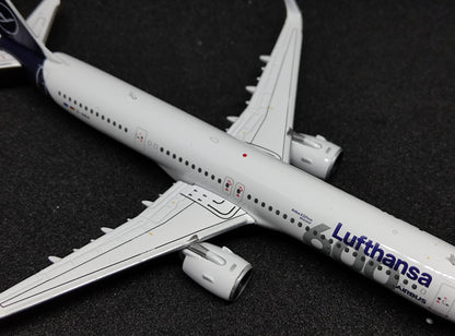 Lufthansa Airbus A321neo (600th Airbus Aircraft Sticker Livery) D-AIEQ 1/400 Diecast Scale Model GeminiJets