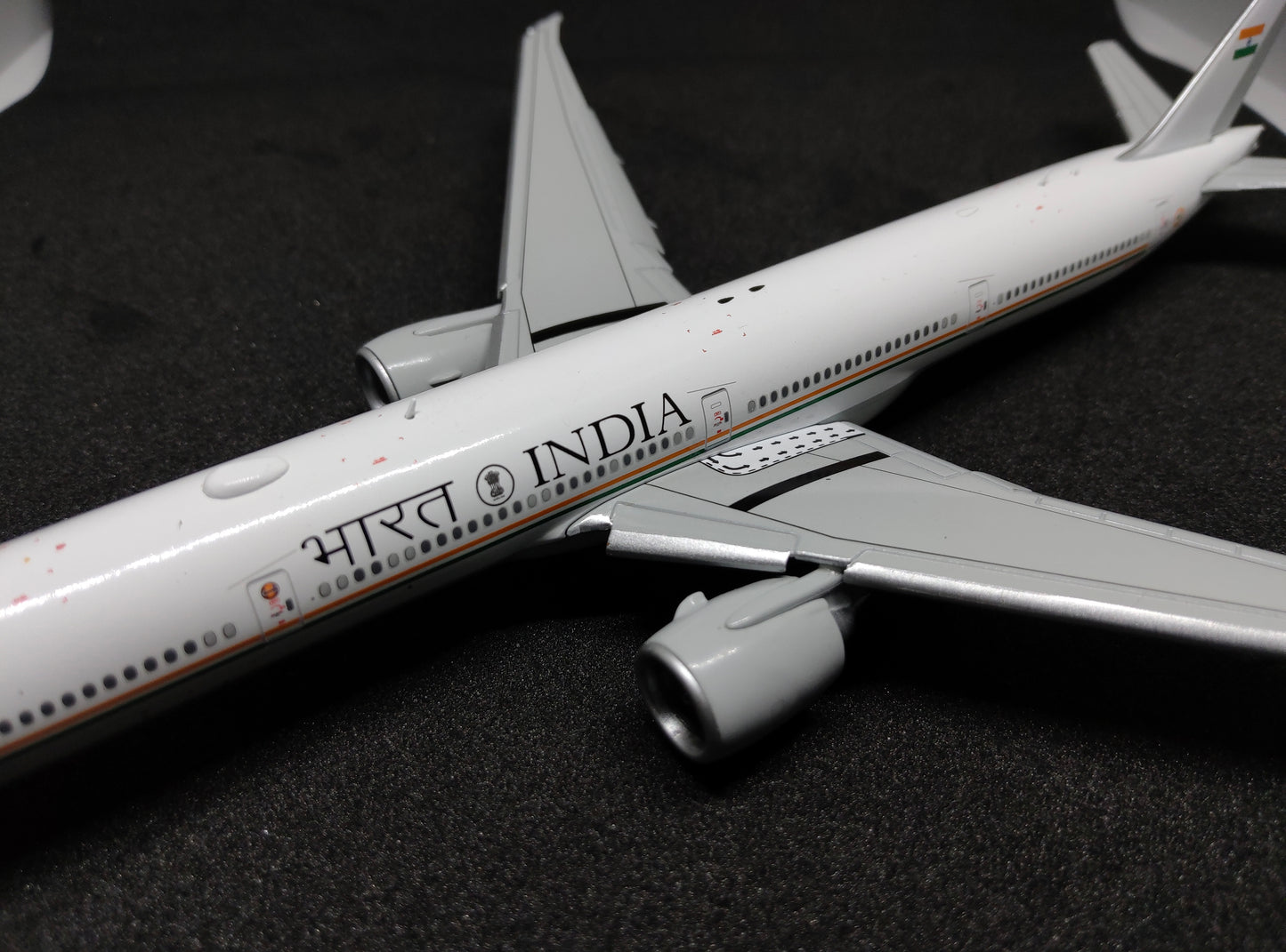 Bharat India Boeing 777-300ER VT-ALV 1/400 Aircraft Scale Model JCWings