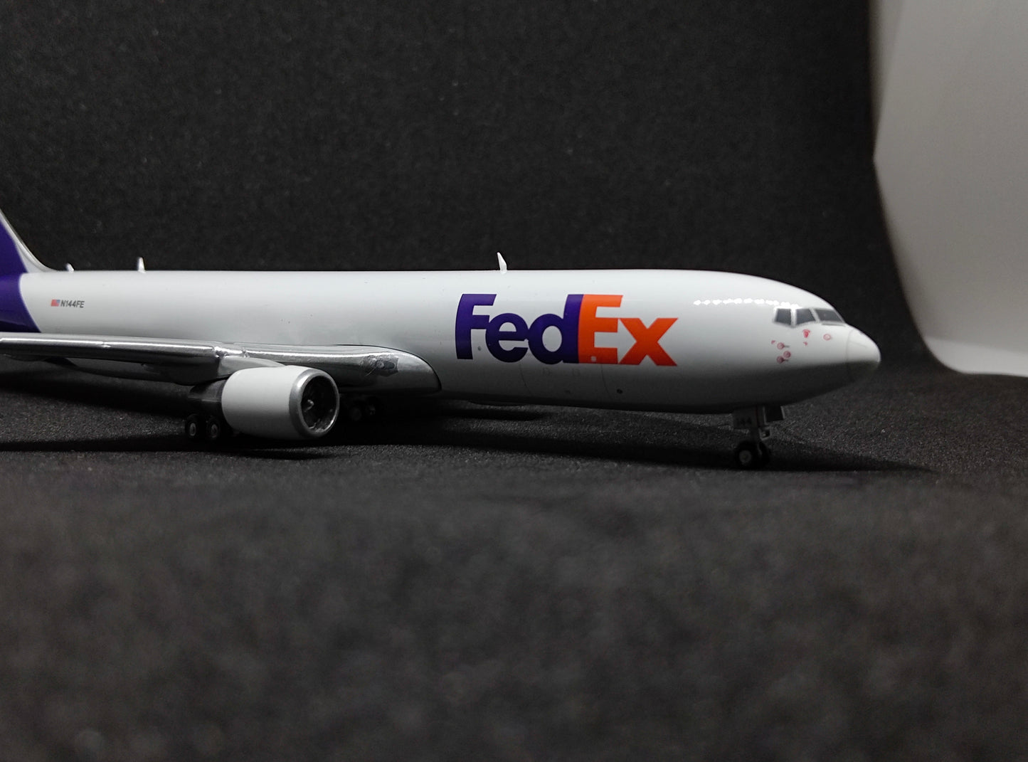 FedEx Boeing 767-300F N144FE 1/400 Diecast Scale Model GeminiJets