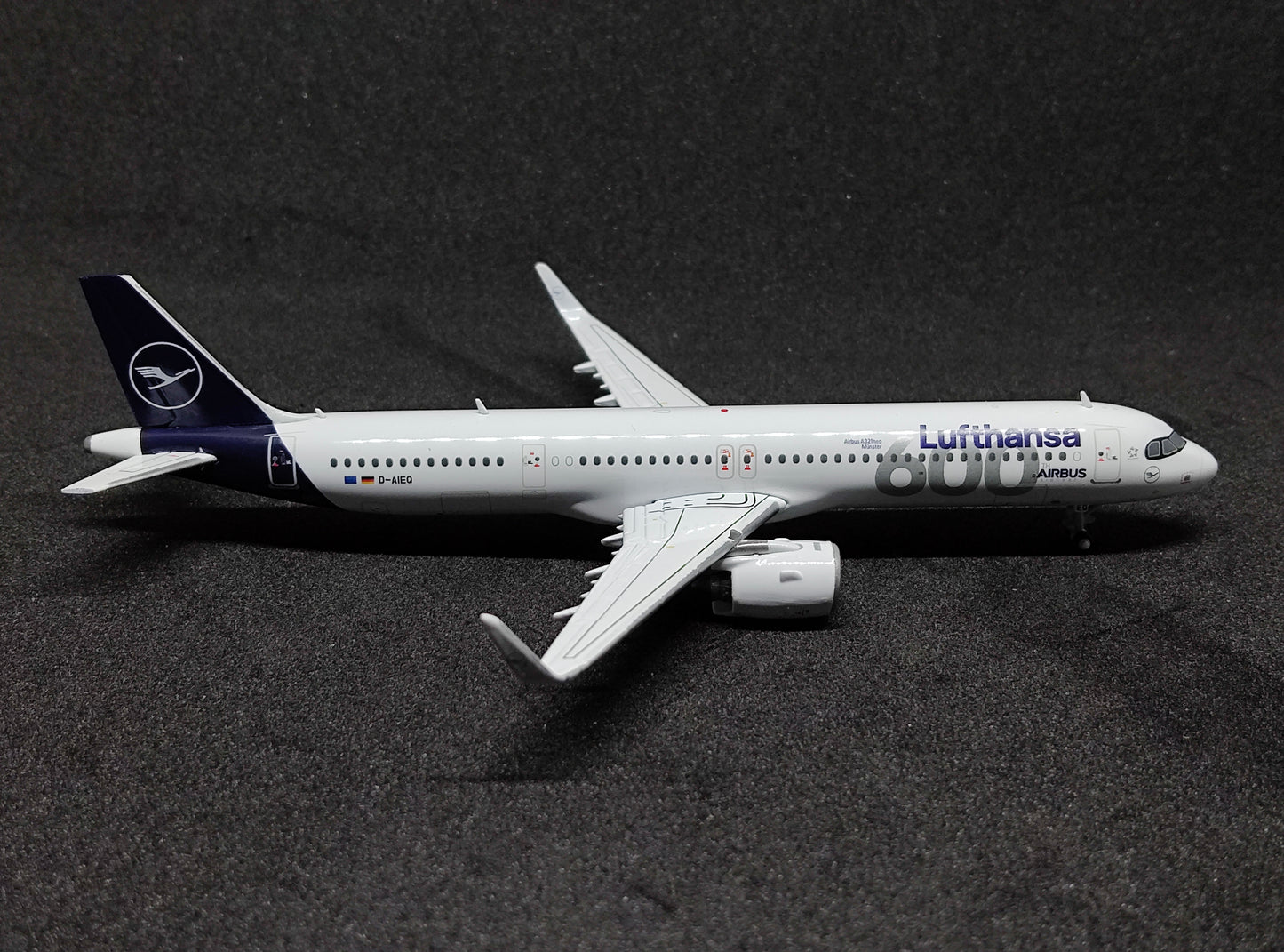 Lufthansa Airbus A321neo (600th Airbus Aircraft Sticker Livery) D-AIEQ 1/400 Diecast Scale Model GeminiJets