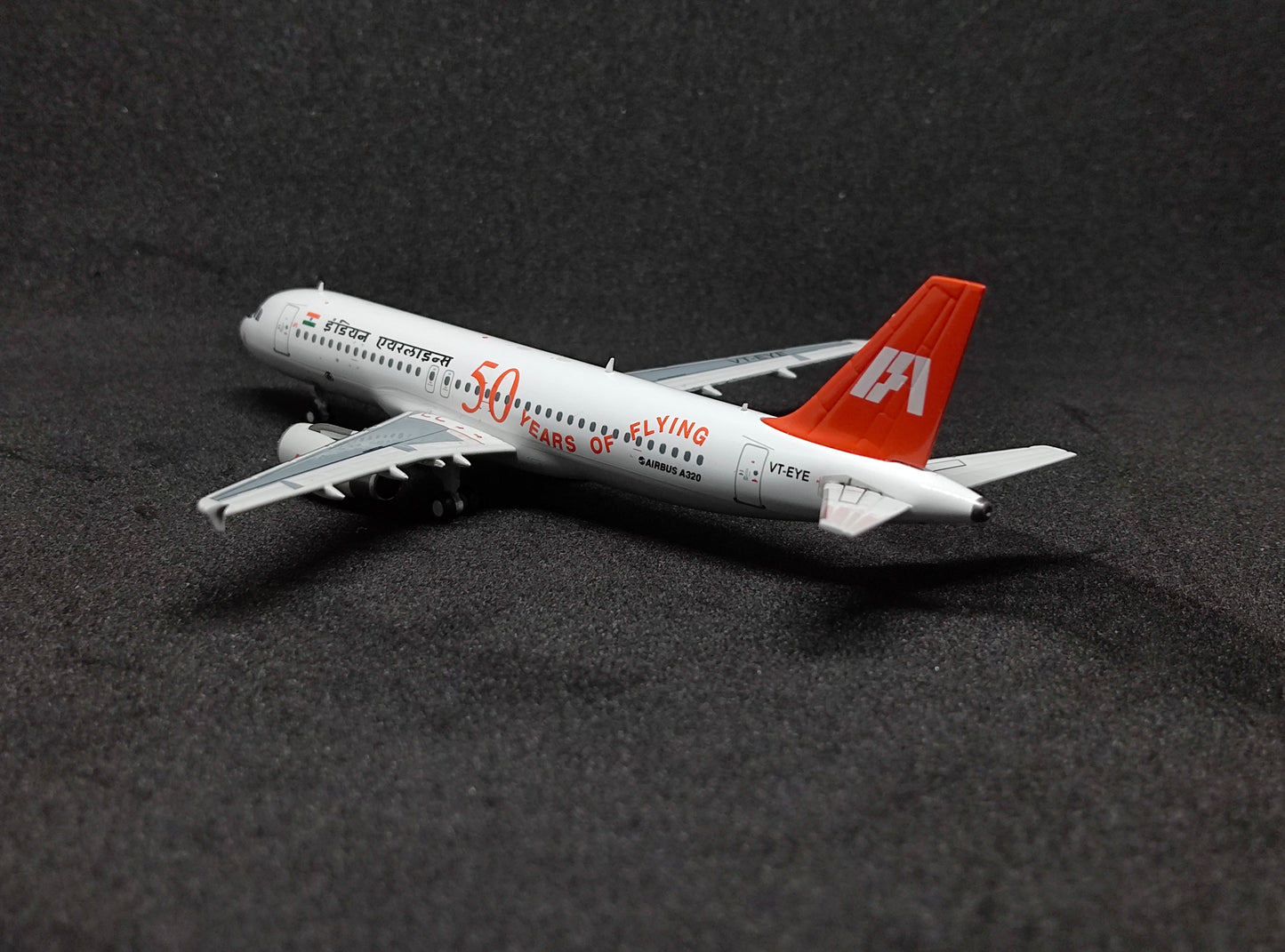 Indian Airlines Airbus A320-231 (50 years of flying livery) VT-EYE 1/400 diecast Aircraft Scale Model PandaModel