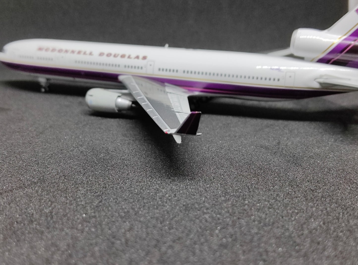 MCDonnell Douglas MD11 N211MD House Livery 1/400 Aircraft Scale Model YYWings