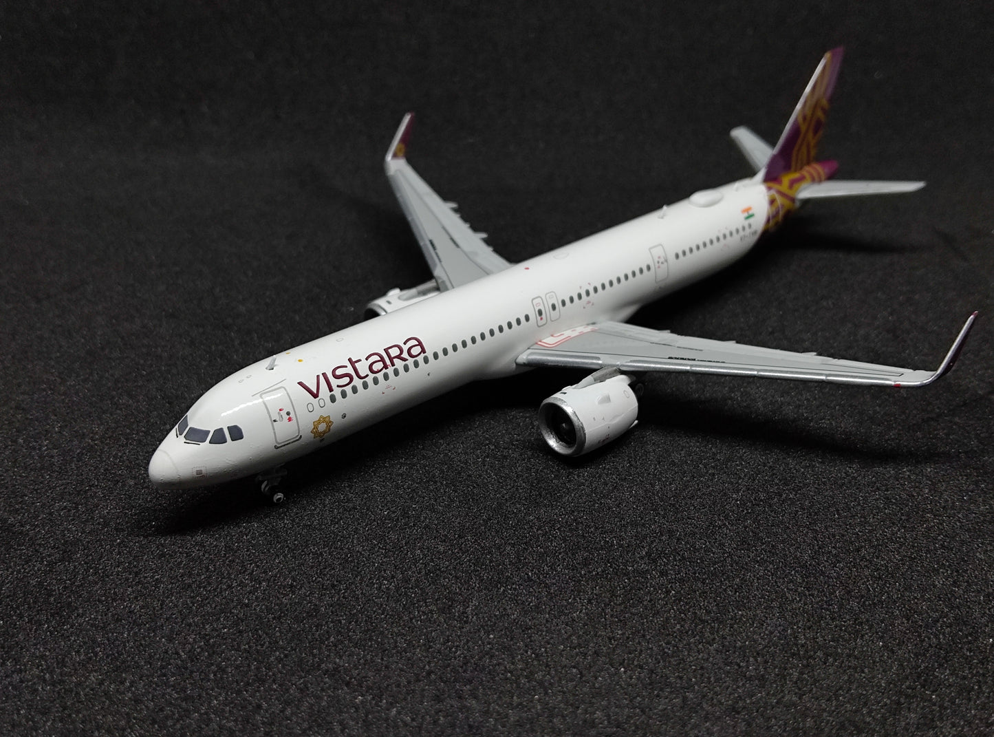 Vistara Airbus A321NEO VT-TVB 1/400 Scale Diecast Model JCWings