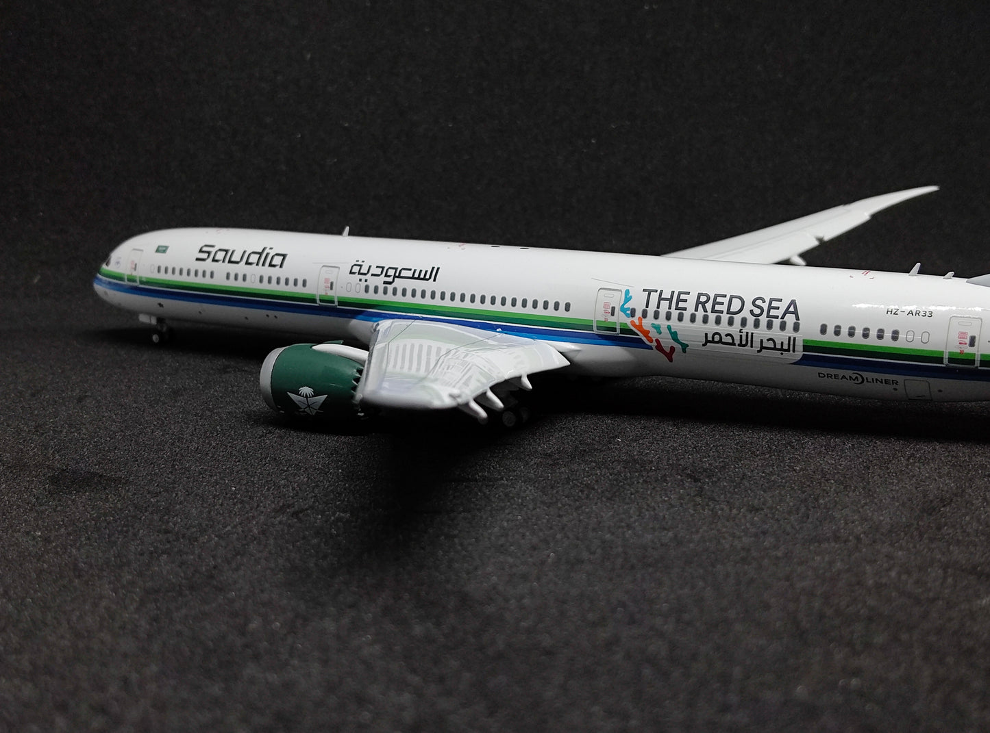 Saudia Boeing 787-10 Dream)Liner HZ-AR33 (The Red Sea) Flaps Down 1/400 Diecast Scale Model JCWings