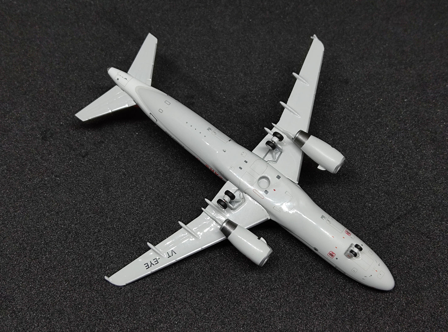 Indian Airlines Airbus A320-231 (50 years of flying livery) VT-EYE 1/400 diecast Aircraft Scale Model PandaModel